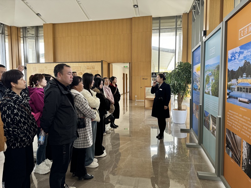 赓续中华文脉  筑牢信仰之基