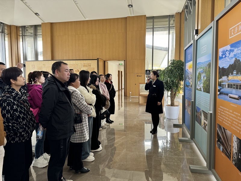 赓续中华文脉 筑牢信仰之基